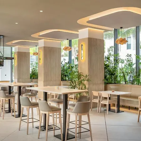 Отель Port & 4*